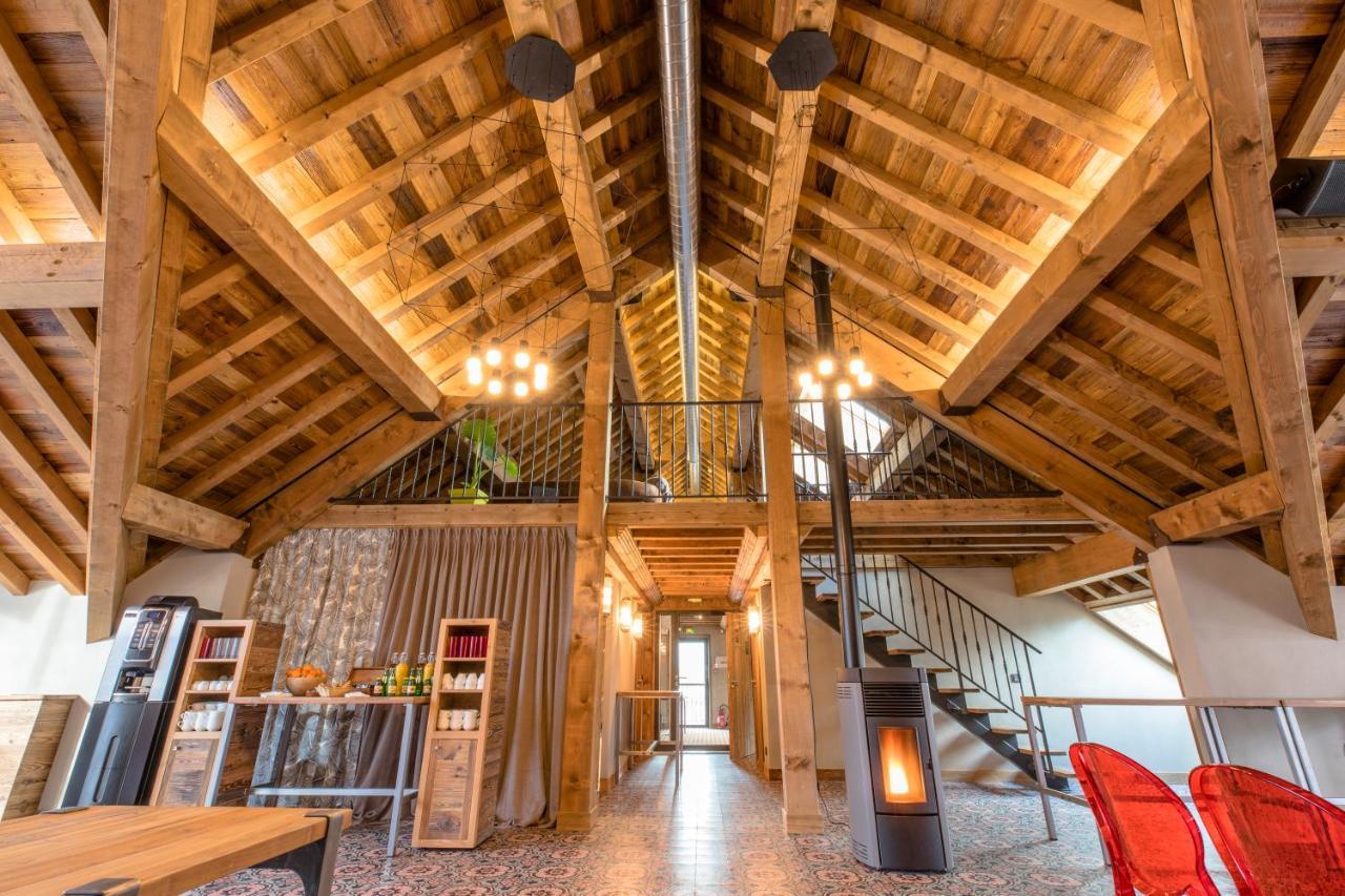 La Maison Rouge Шамбери Екстериор снимка