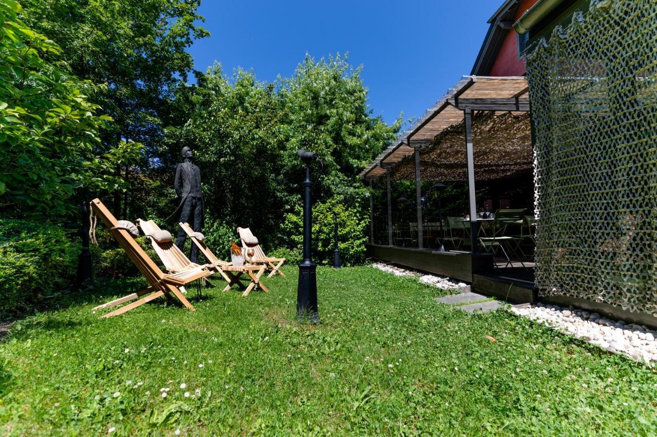 La Maison Rouge Шамбери Екстериор снимка