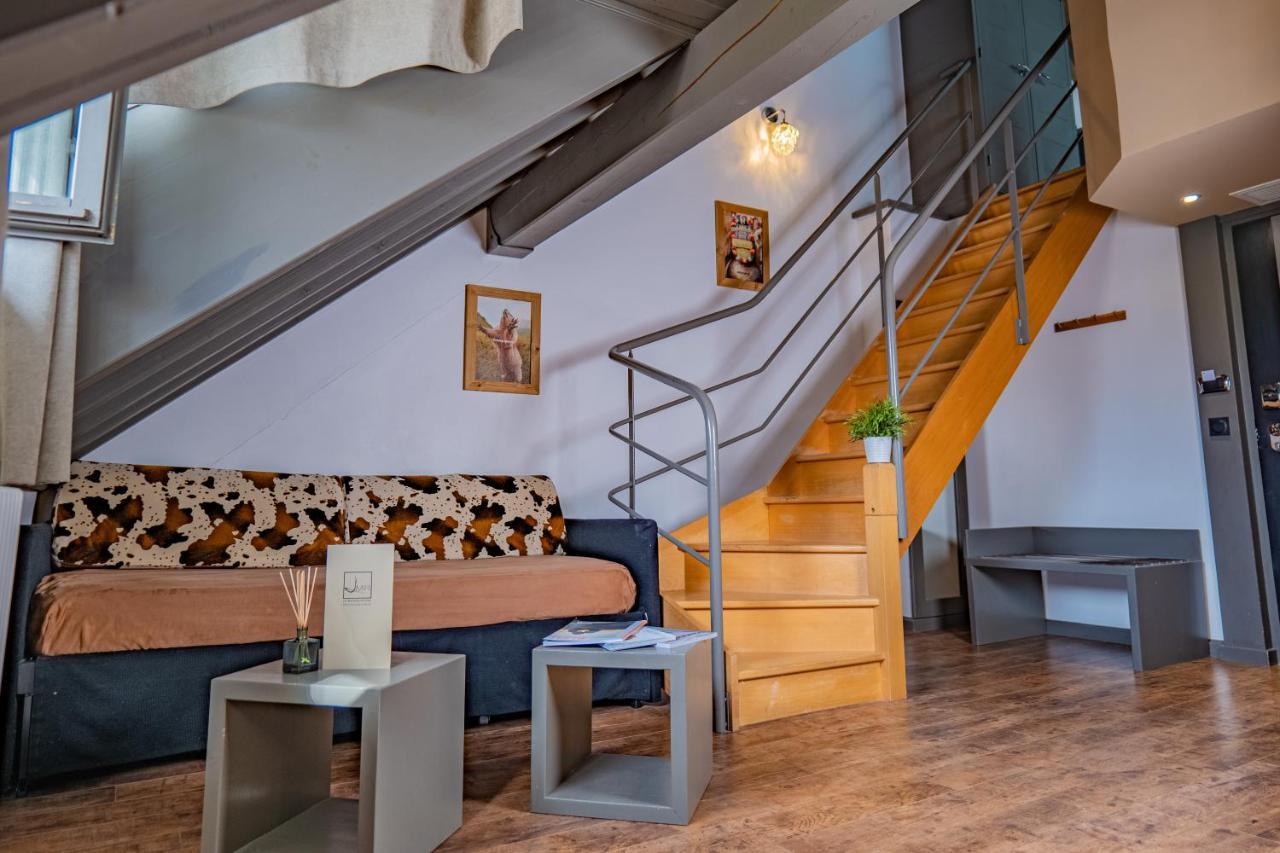 La Maison Rouge Шамбери Екстериор снимка
